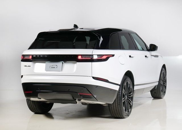 New 2026 Ostuni Pearl White Land Rover Dynamic SE image 2