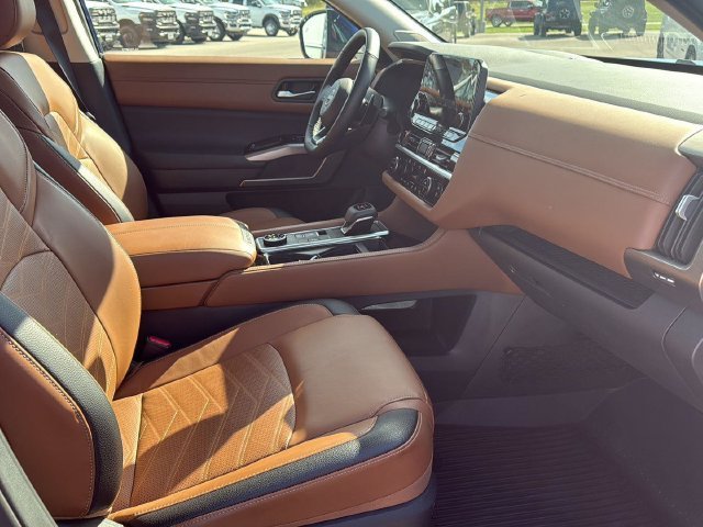 Used 2025 Blue Nissan Platinum image 36
