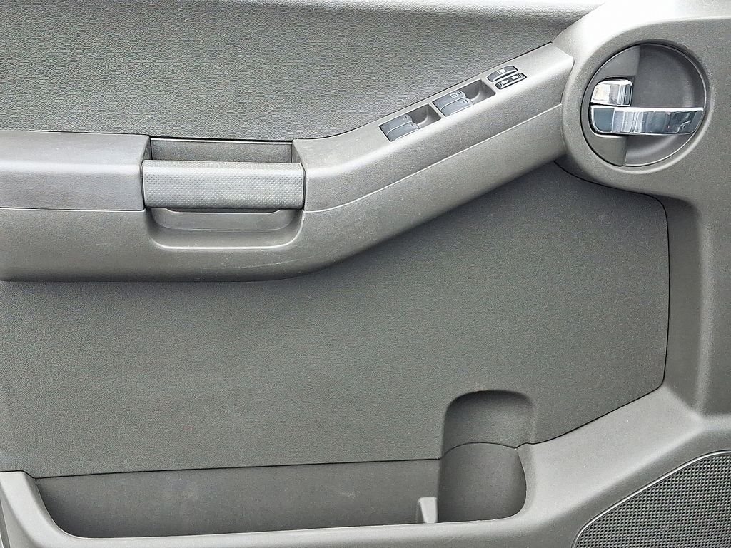 Used 2012 Silver Nissan PRO-4X image 13
