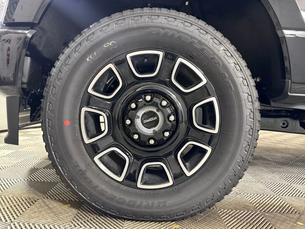 New 2026 Black Ford Platinum image 18