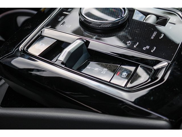 New 2026 Mineral White Metallic BMW eDrive40 image 19