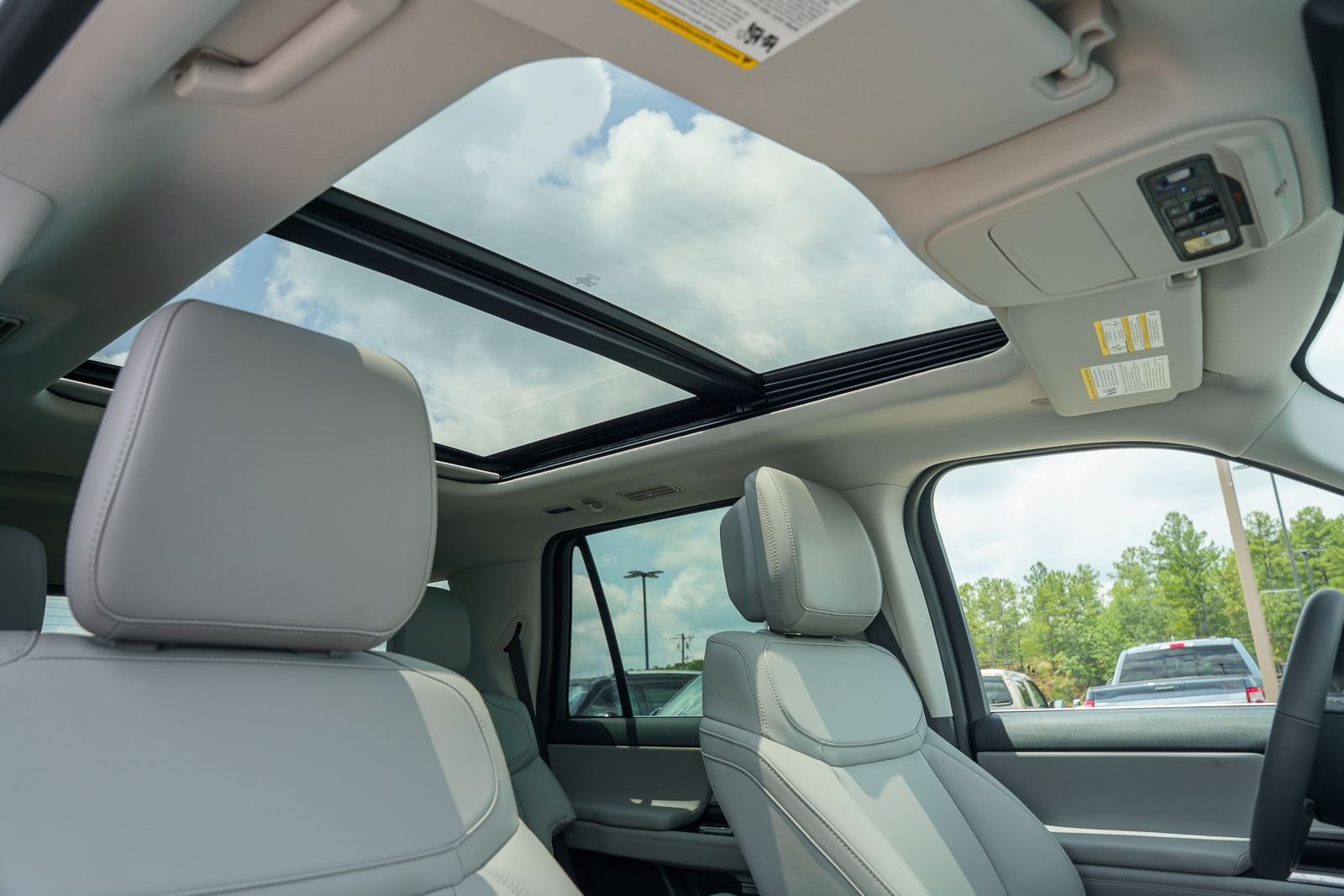 New 2027 Glacier Gray Metallic Tri-Coat Ford Active image 22