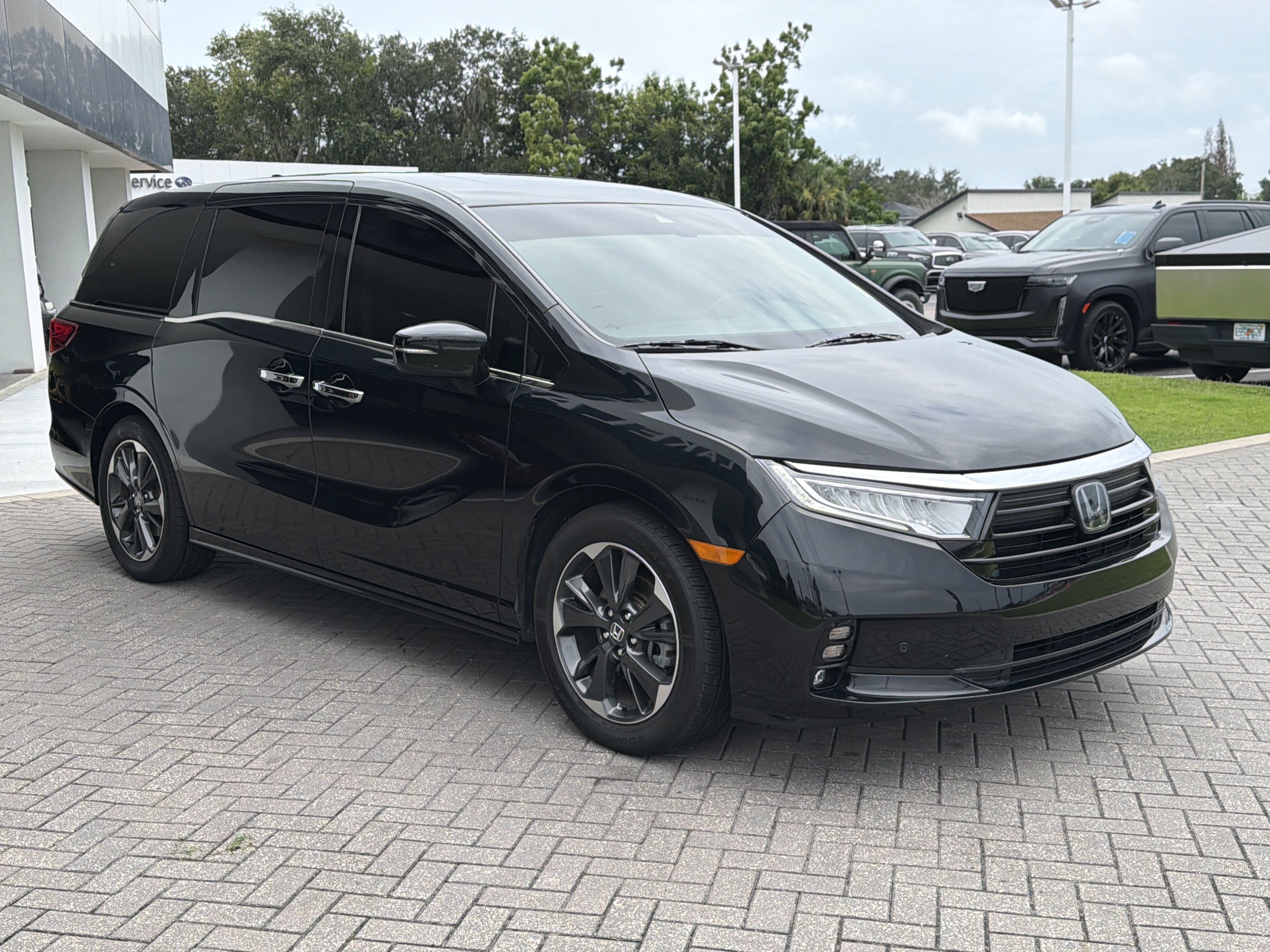 Used 2022 Black Honda Elite image 6