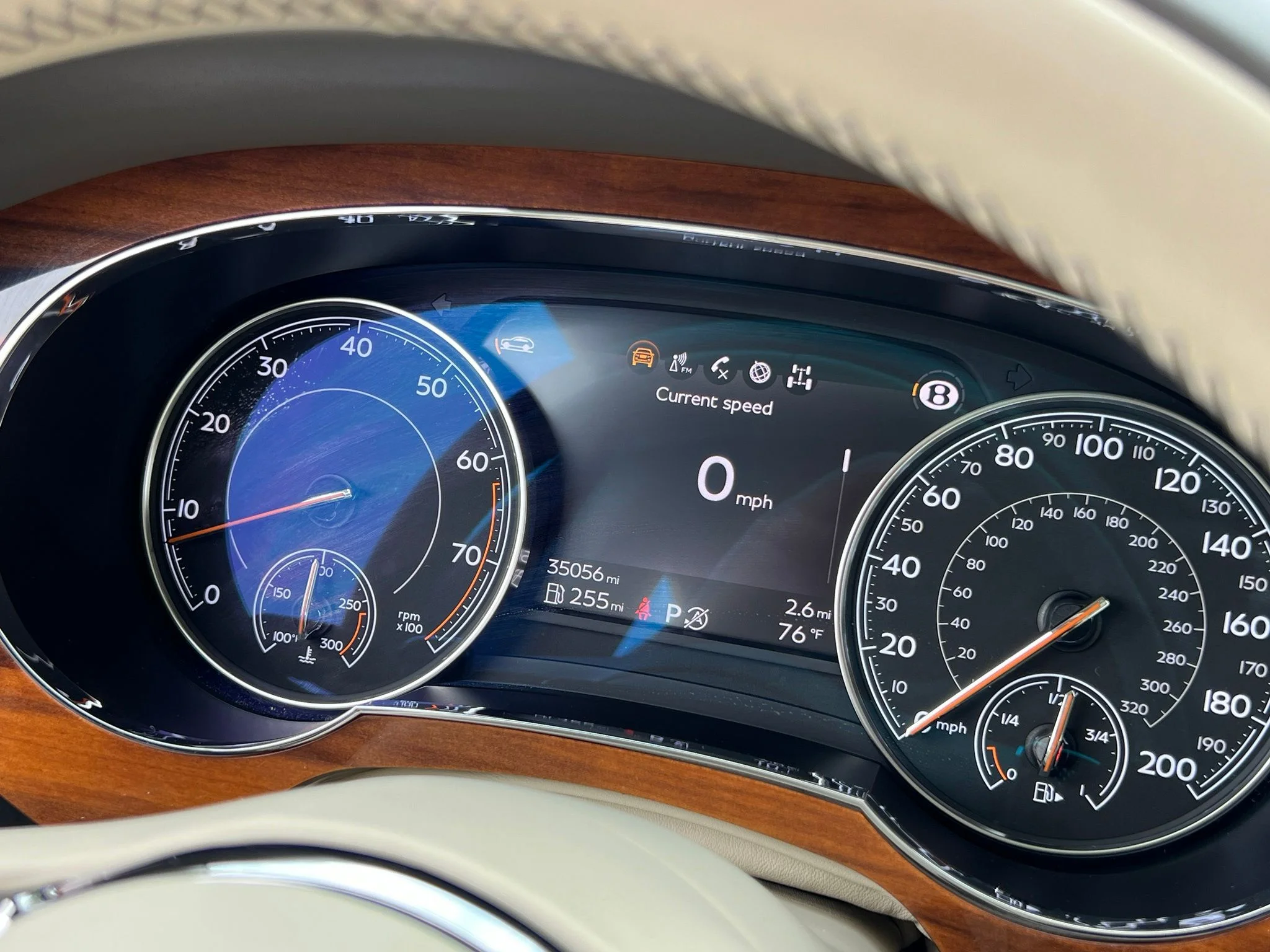 Used 2018  Bentley W12 image 28