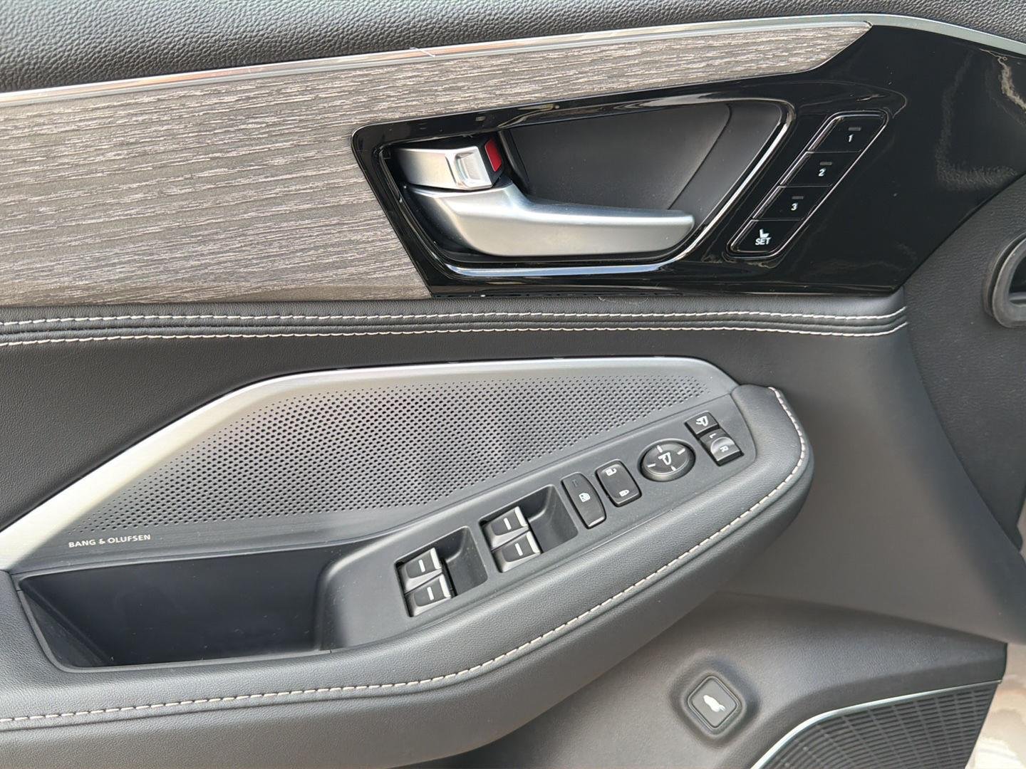 New 2026 Liquid Carbon Metallic Acura SH-AWD w/Advance image 34
