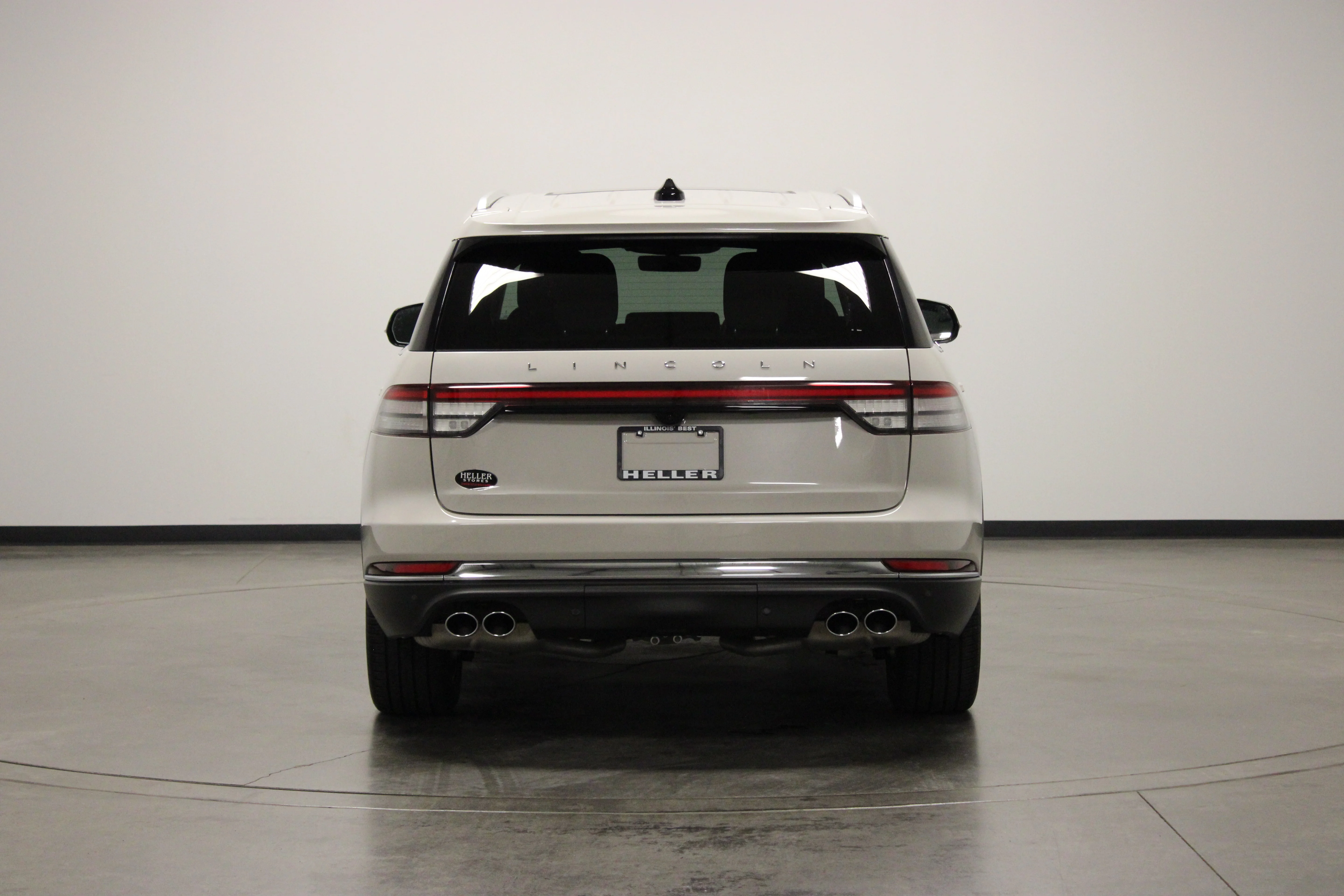 Used 2025 Ceramic Pearl Metallic Tri-Coat Lincoln Reserve image 7