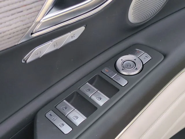 Used 2026 Silver Genesis 2.5T Advanced image 13