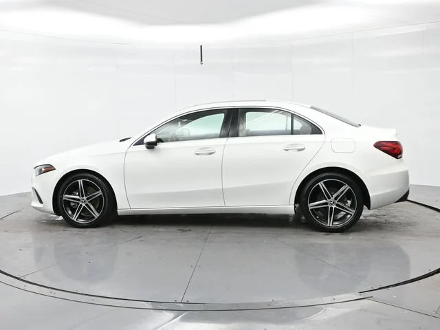 Used 2022 Polar White Mercedes-Benz A 220 image 4