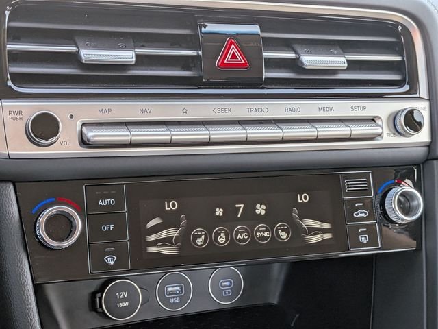 2026 GENESIS G70 Standard - Photo 18