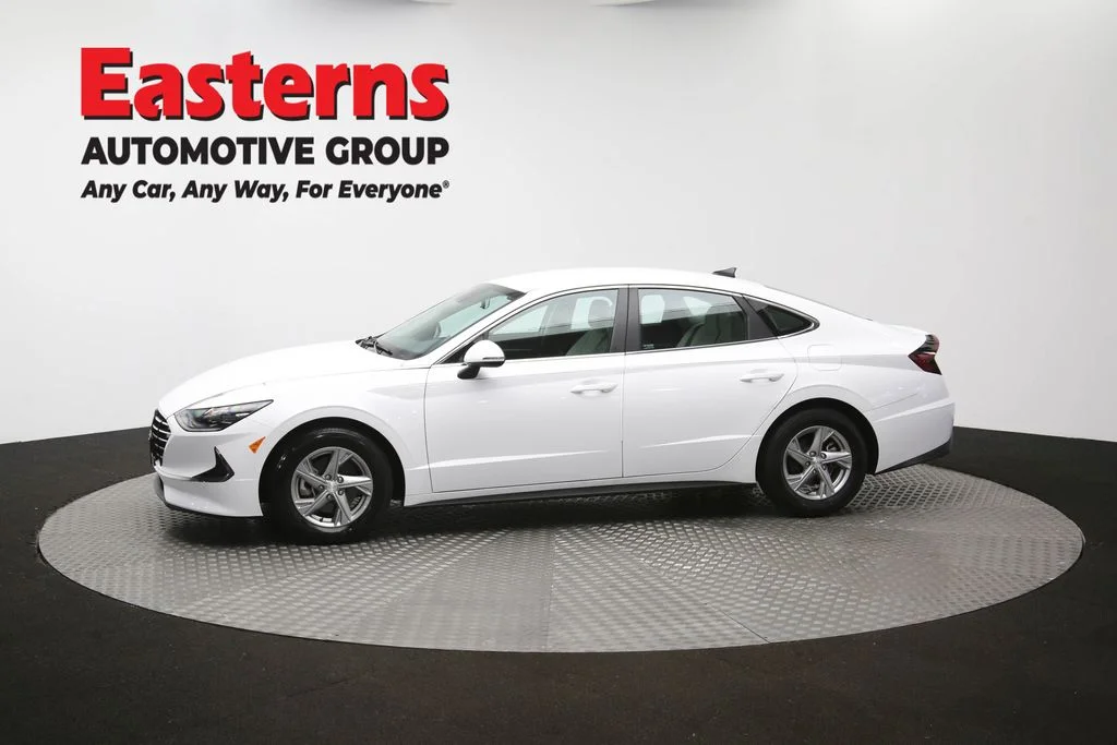 Used 2023 White Hyundai SE image 58