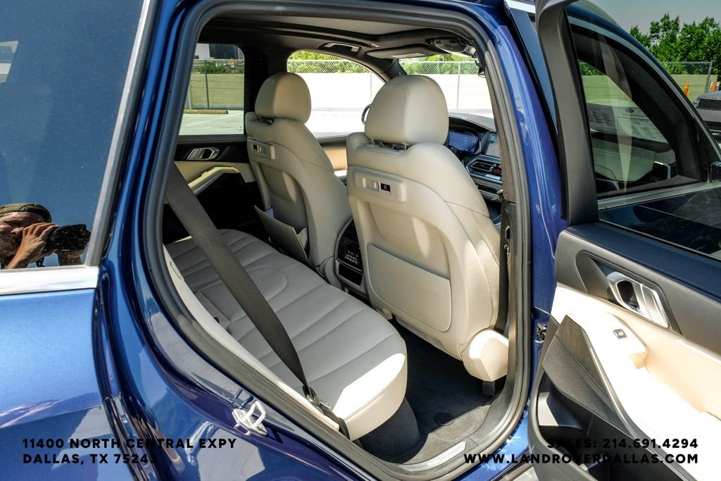 Used 2022 Blue Metallic BMW sDrive40i image 44