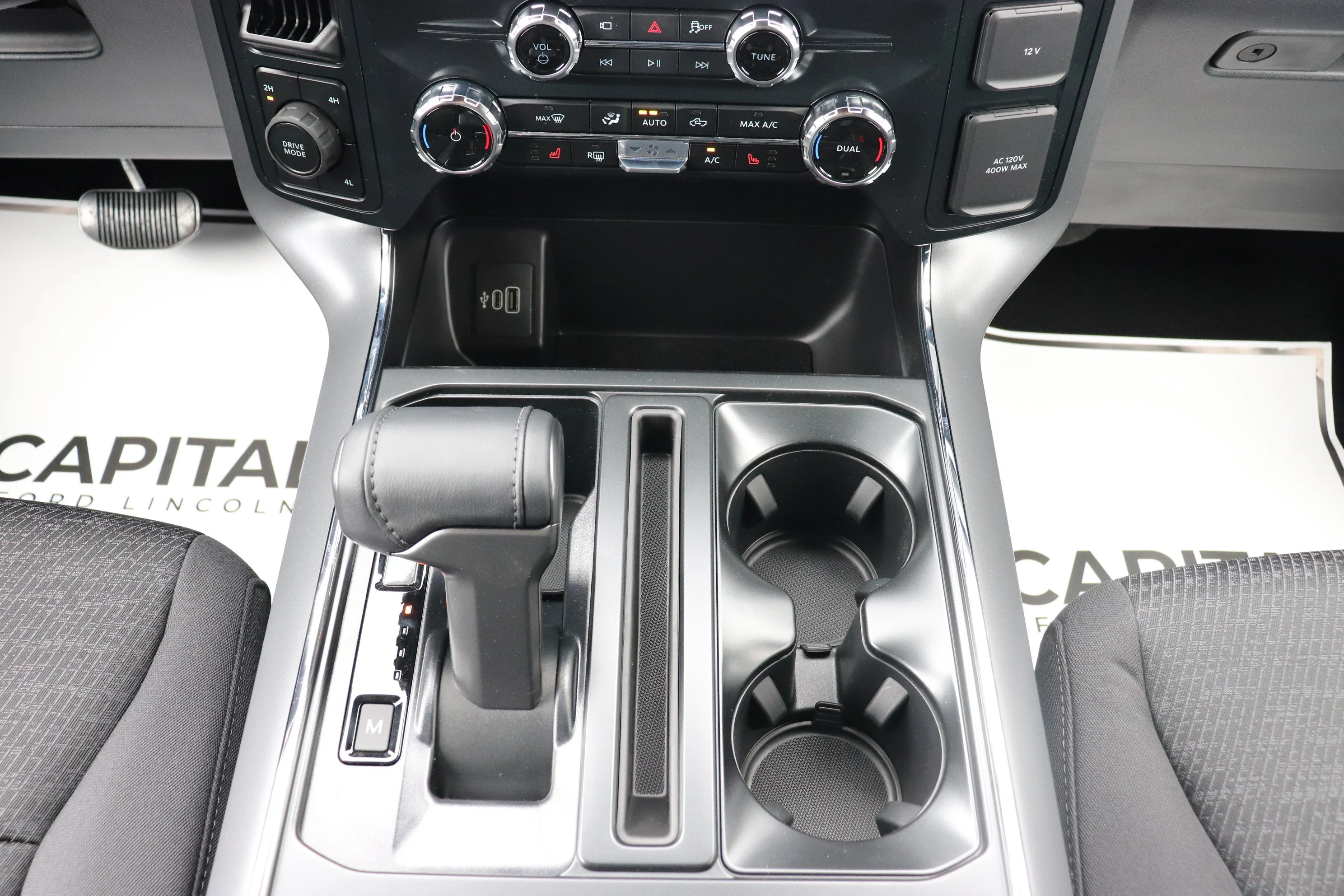 New 2026 OXFORD WHITE Ford XLT image 17