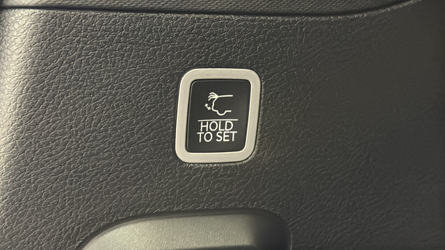 Used 2024 Diamond Black Crystal Pearlcoat Jeep Series II image 28