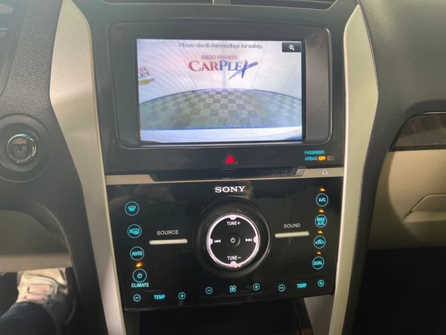 Used 2012 White Ford Limited image 20