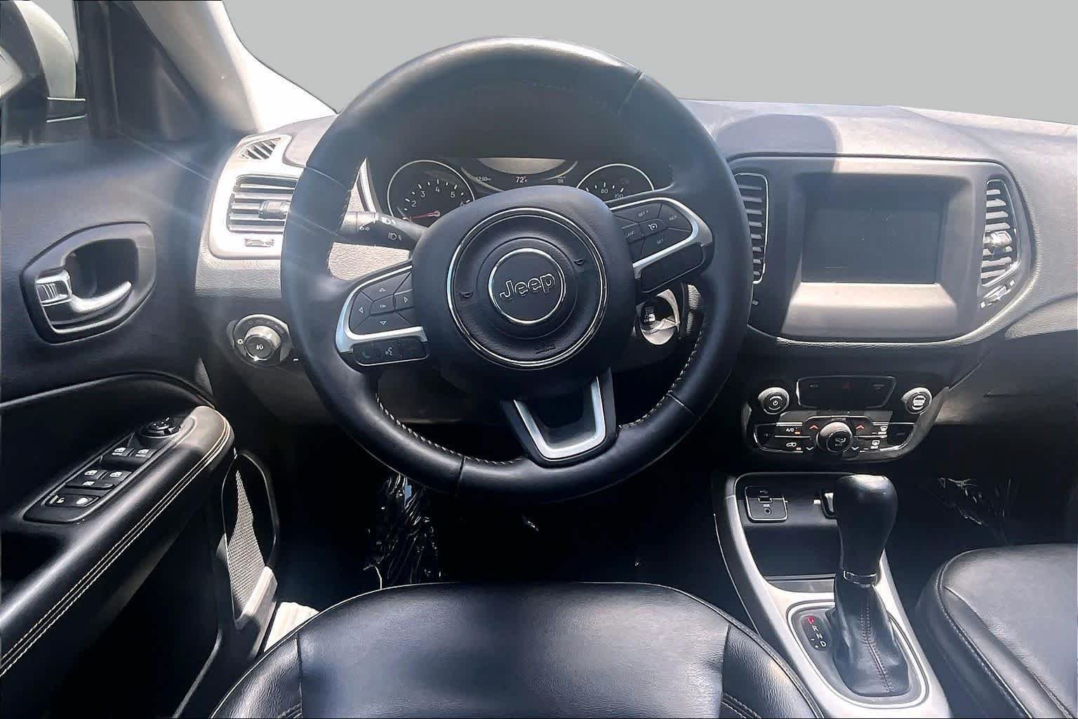 Used 2018 White Clearcoat Jeep Latitude image 6