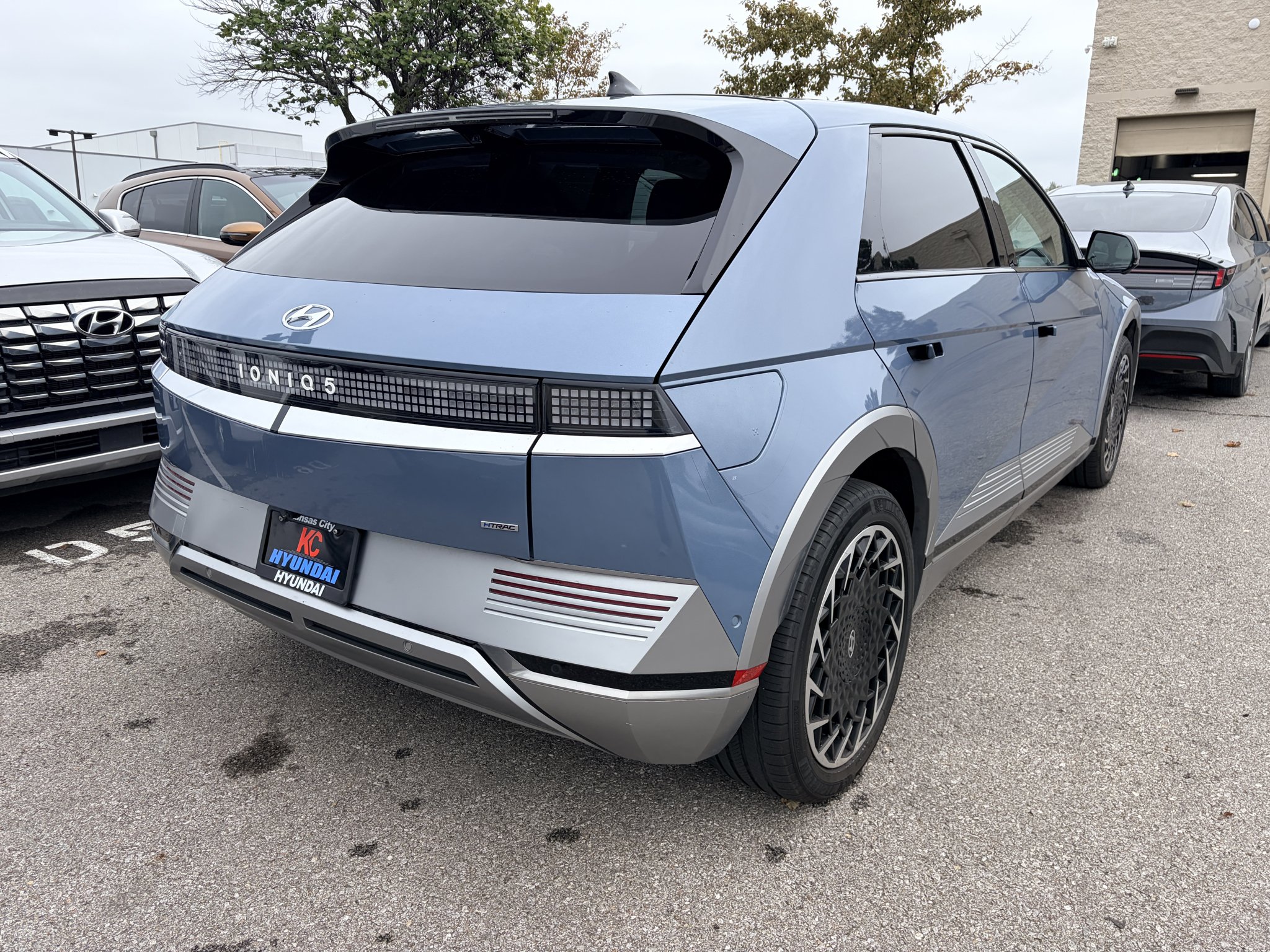 Certified Used 2024 Lucid Blue Hyundai Limited image 2