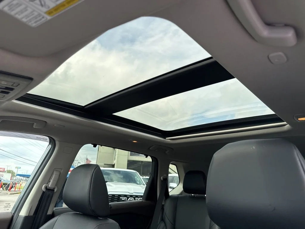 Used 2023 Gray Nissan SV image 31