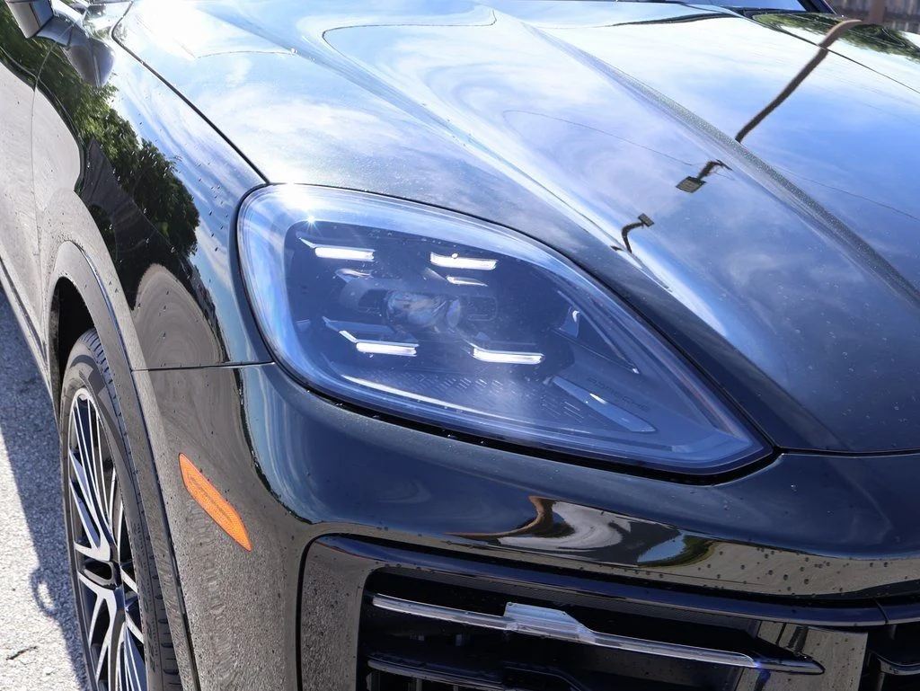 Certified Used 2025 Olive Porsche  image 14