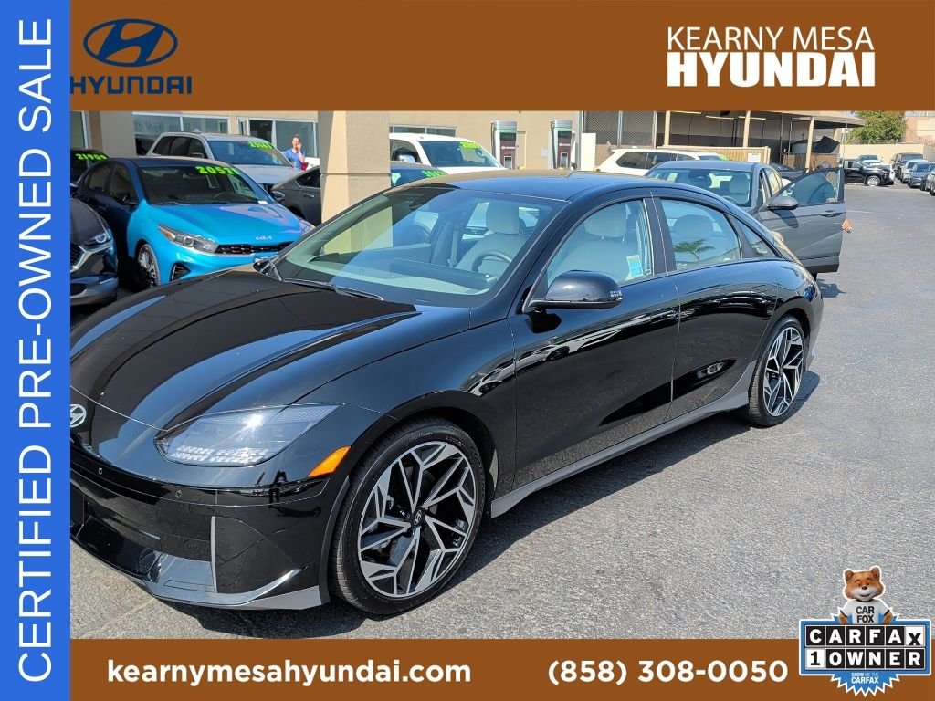 Used 2023 Black Hyundai SEL image 1