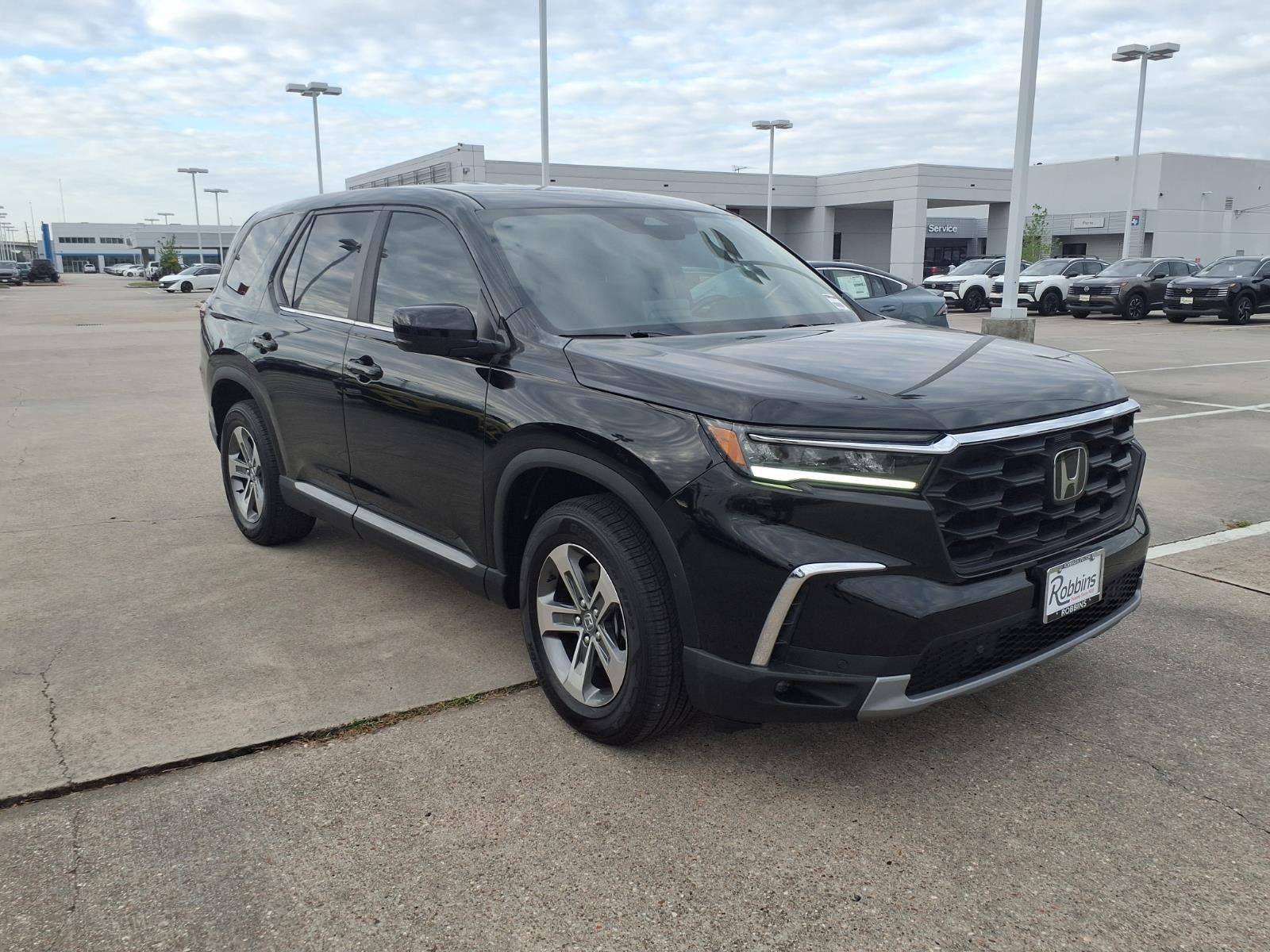 2023 Honda Pilot photo 3 of 27