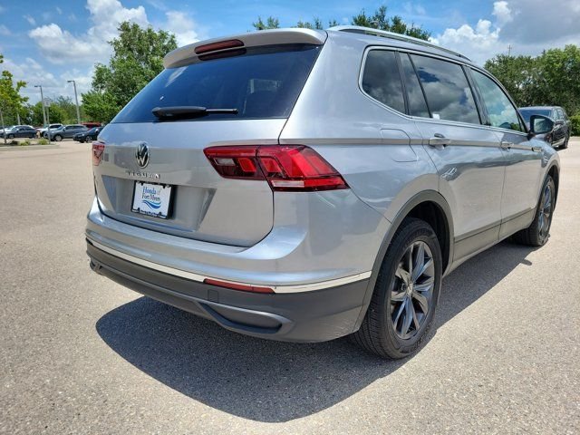 Used 2024 Pyrite Silver Metallic Volkswagen 2.0T SE image 6