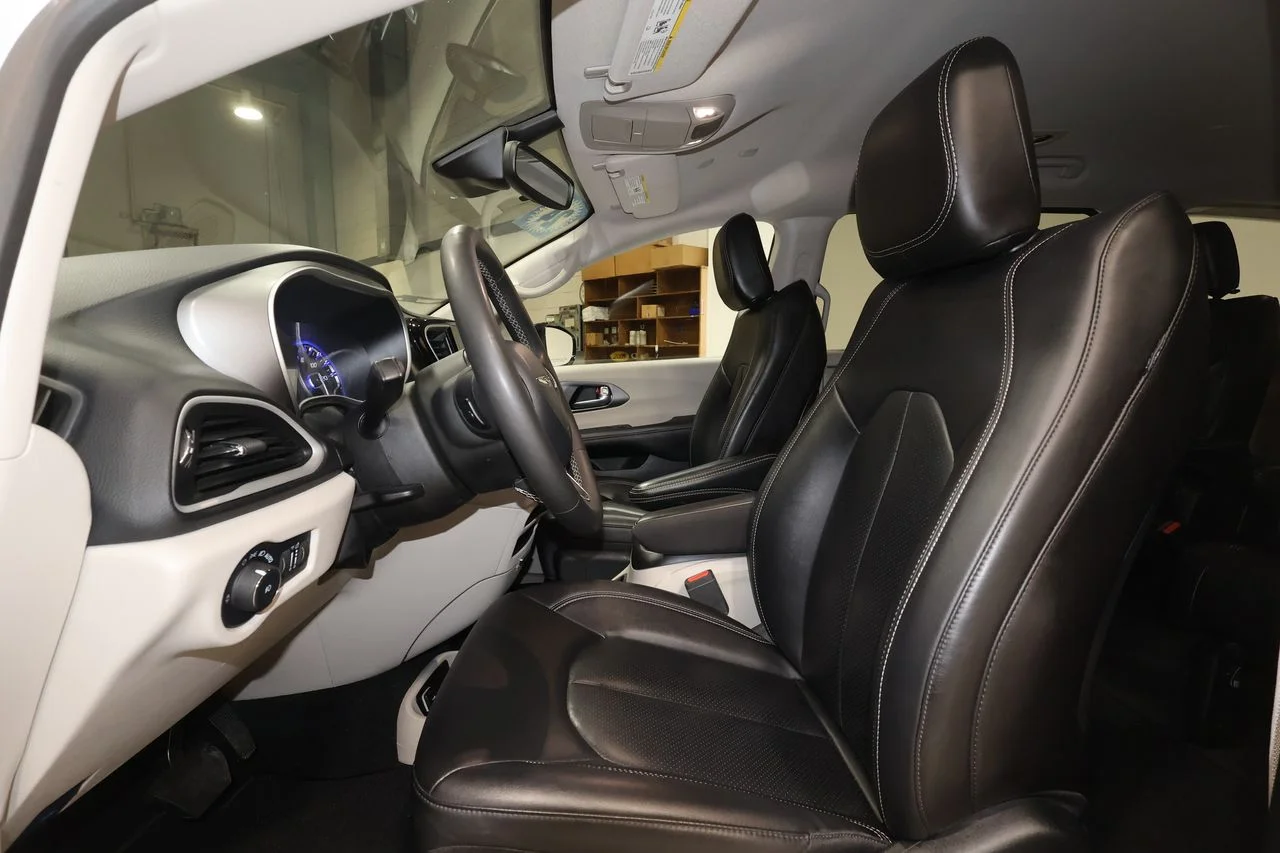 2024 Chrysler Pacifica Touring L - Photo 19
