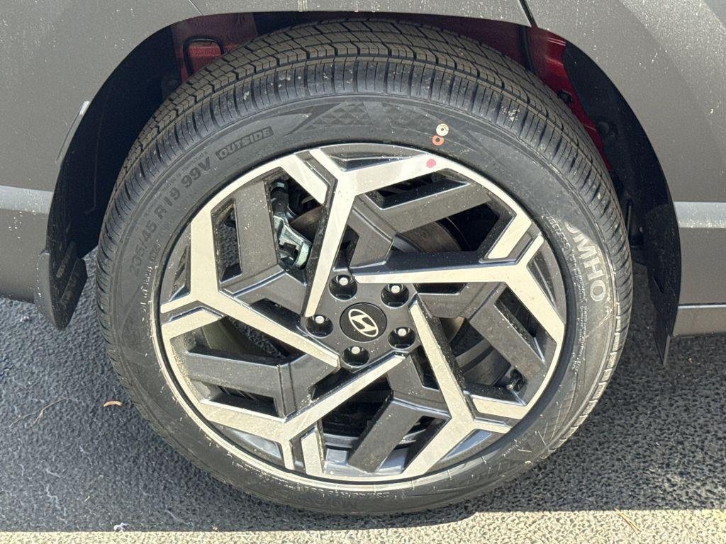 New 2026 Red Hyundai SEL Premium FWD image 17