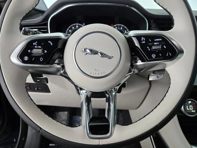 2026 Jaguar F-Pace R-Dynamic S - Photo 21