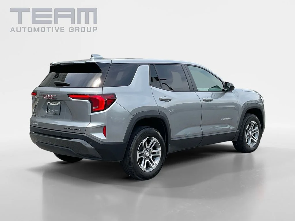 Used 2025 Silver GMC Elevation image 7