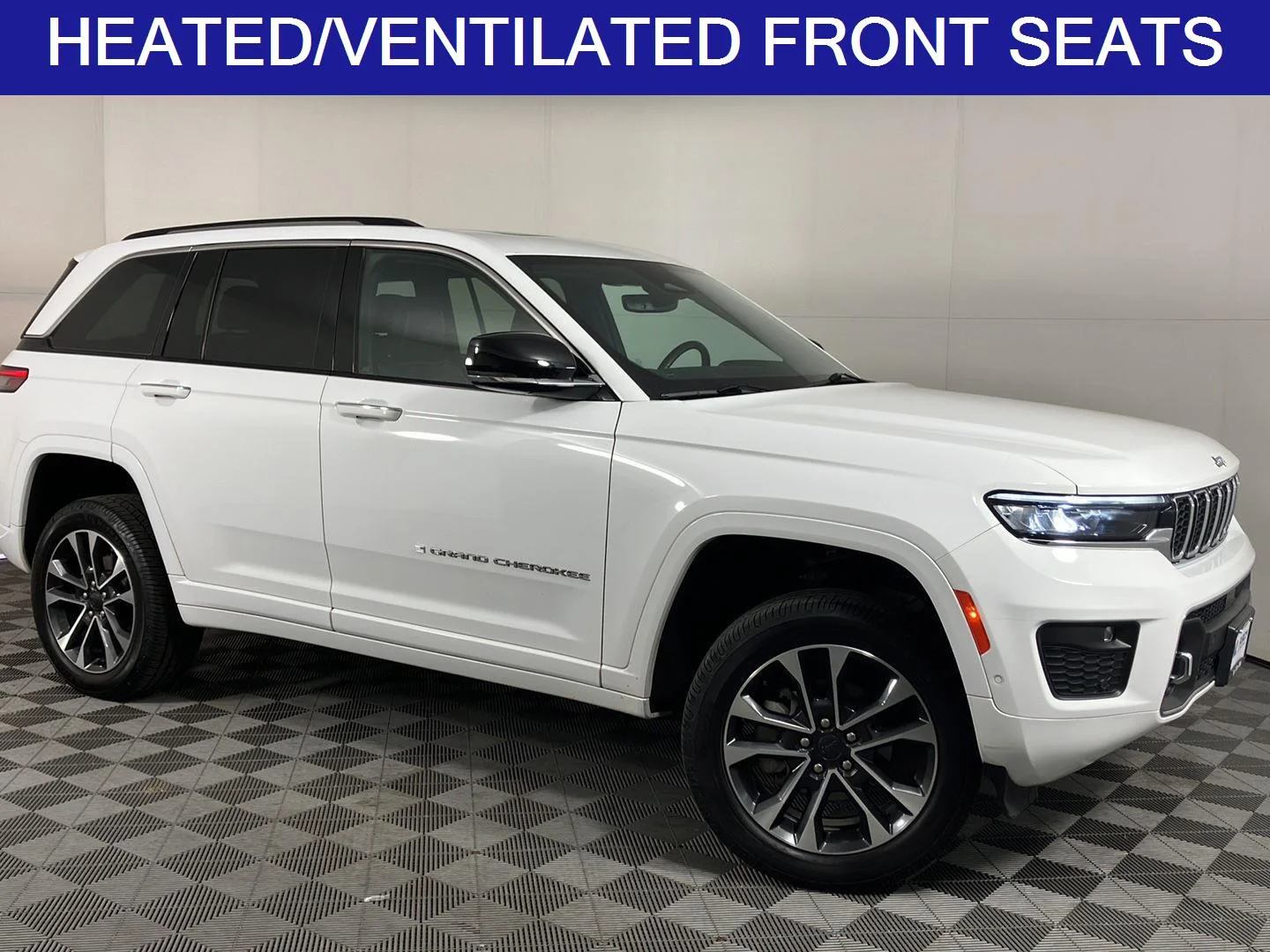 Used 2022 Bright White Clearcoat Jeep Overland image 6