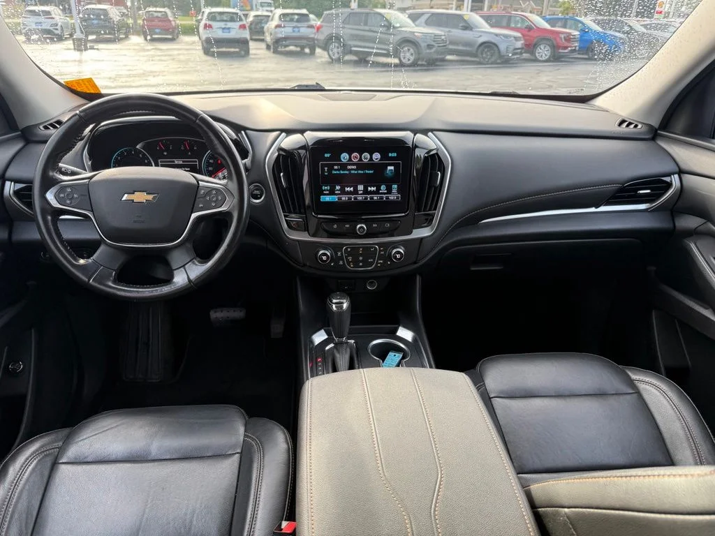 Used 2019 Gray Chevrolet 3LT image 4