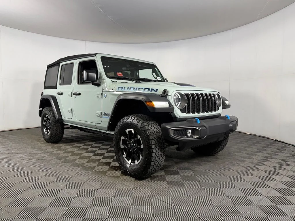 Used 2024  Jeep Rubicon 4xe image 3