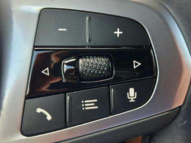 Used 2025 Gray BMW sDrive40i image 17