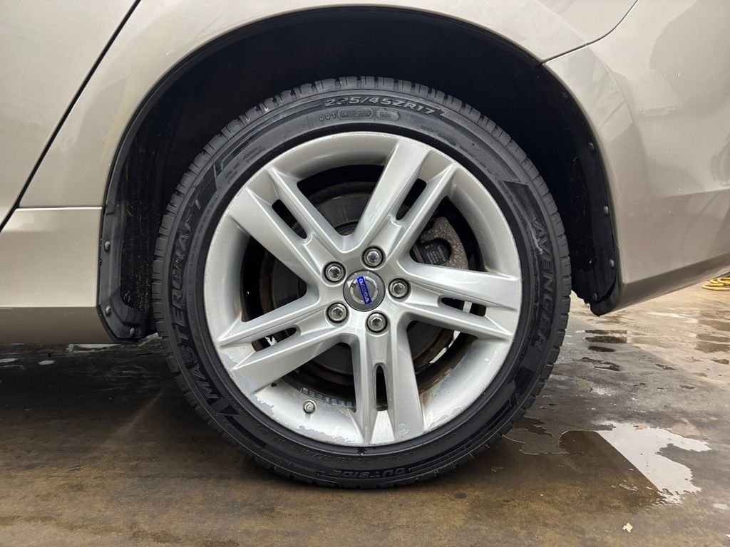 Used 2015 Seashell Metallic Volvo T5 Premier image 31