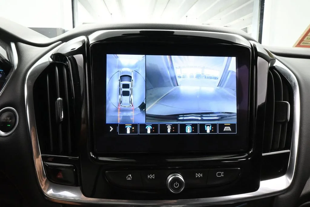 Used 2021 Mosaic Black Metallic Chevrolet RS image 27