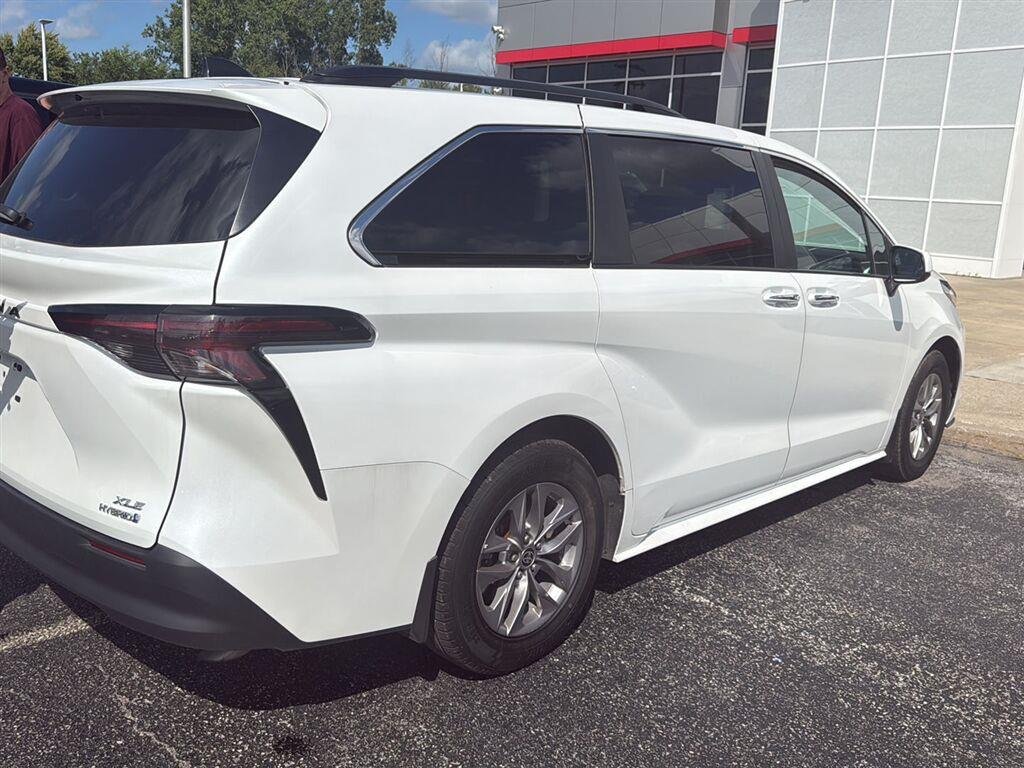 Used 2024 WH Toyota XLE image 2