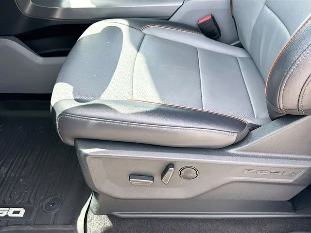 Used 2025 White Ford Lariat image 19