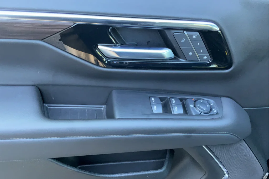 2025 Chevrolet Tahoe LT - Photo 29