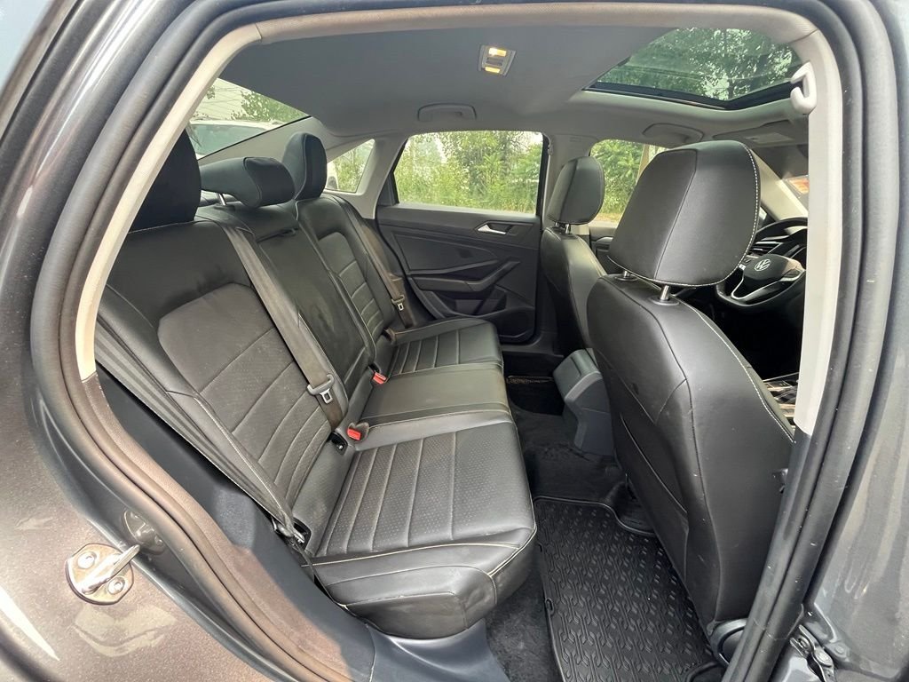 Certified Used 2024 Gray Volkswagen 1.5T SE image 28
