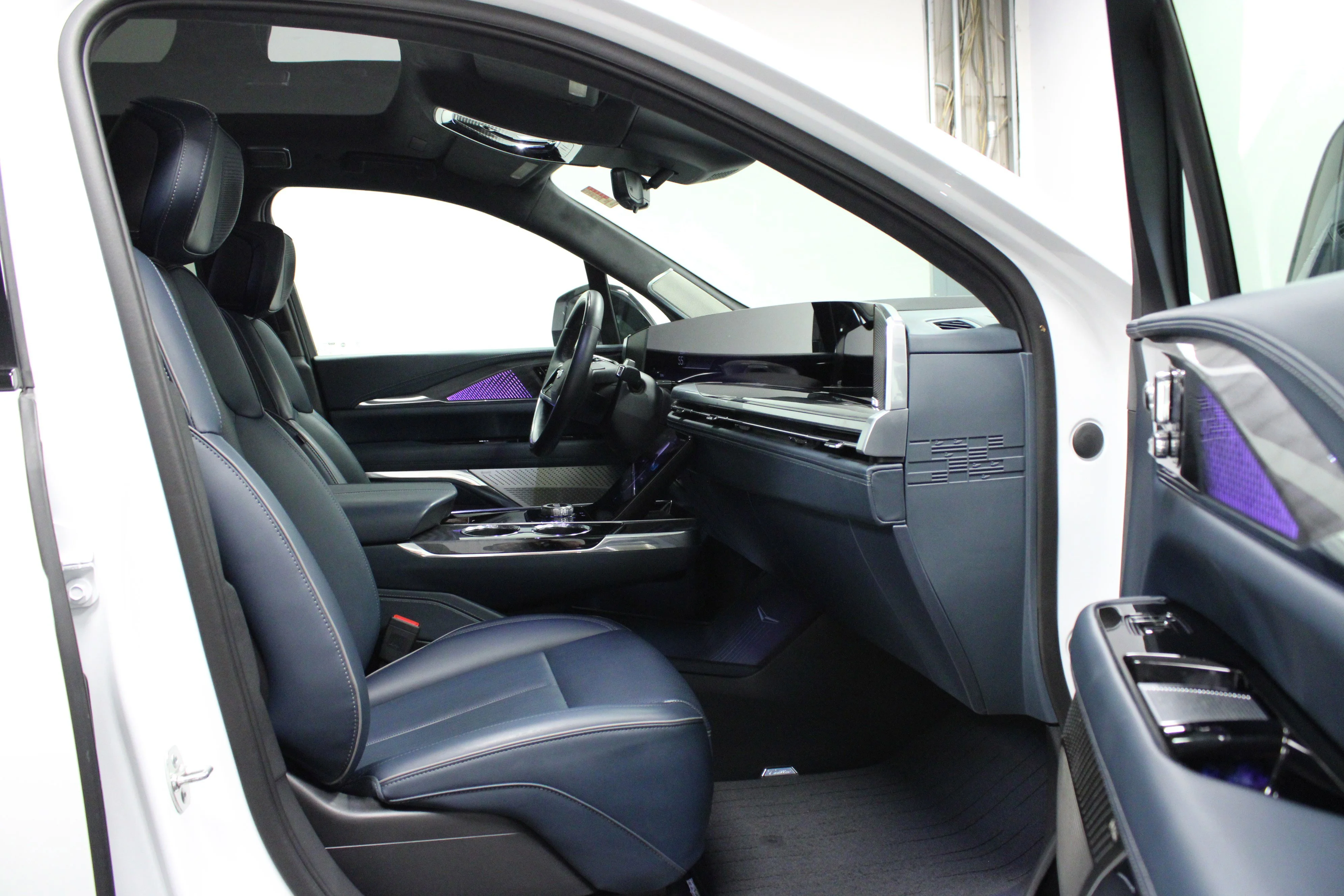 Used 2025 Summit White Cadillac Luxury 2 image 17