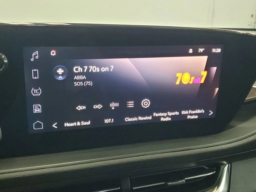 Used 2024 Summit White Buick Preferred image 19