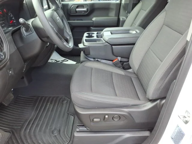 Used 2025 White Chevrolet Custom image 15