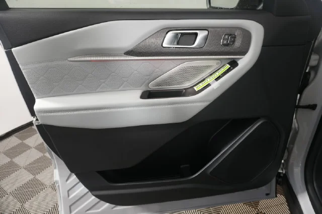 New 2027 Avalanche Gray Ford Platinum™ image 26