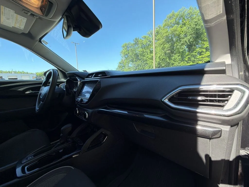 Used 2021 Black Chevrolet LT image 27