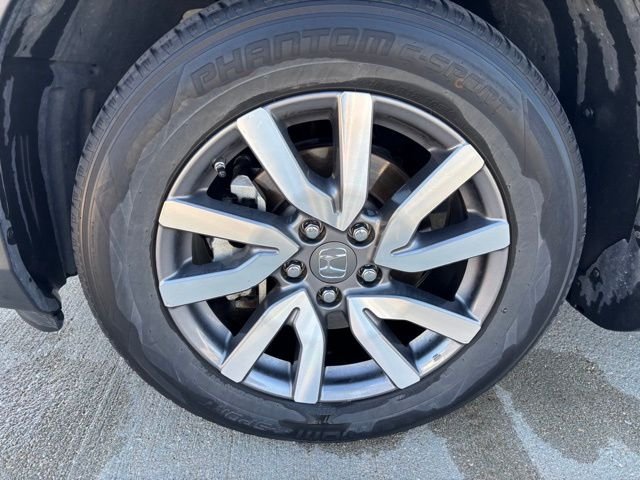 Used 2019 White Diamond Pearl Honda EX image 9