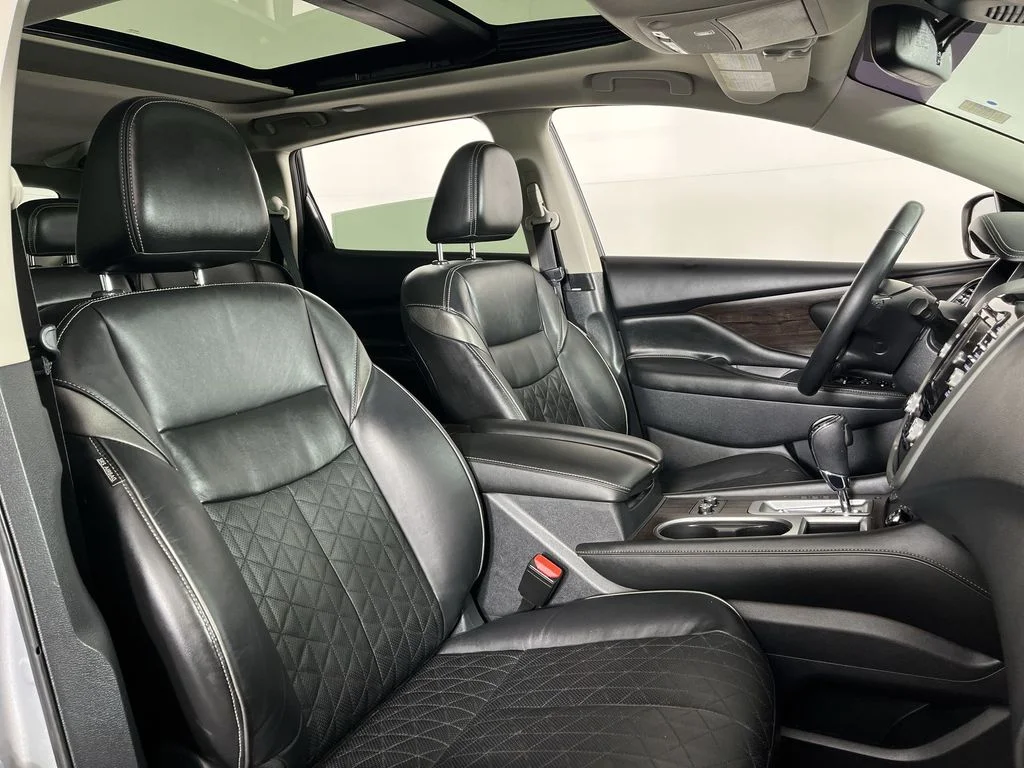 Used 2019 Silver Nissan Platinum image 25