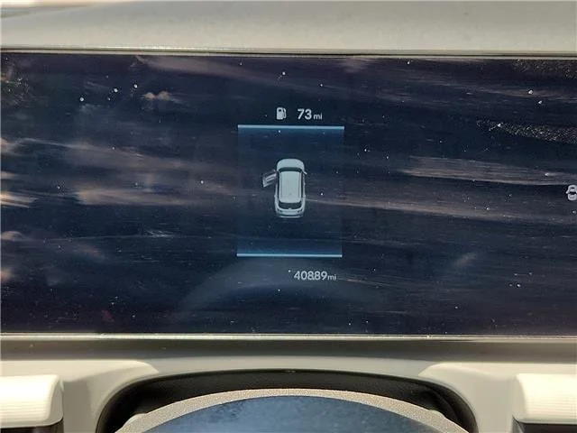 Used 2025 Black Hyundai SEL image 17
