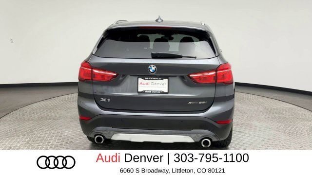 Used 2020 Gray BMW xDrive28i image 3
