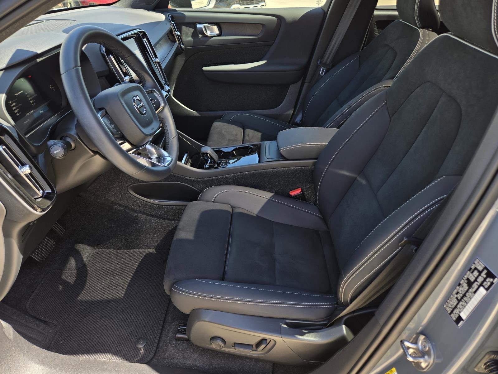 Used 2023 Thunder Gray Metallic Volvo Plus image 27