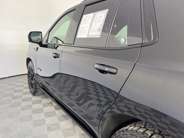 2025 GMC Yukon AT4 Ultimate - Photo 12